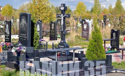 Гранитный комплекс с крестом